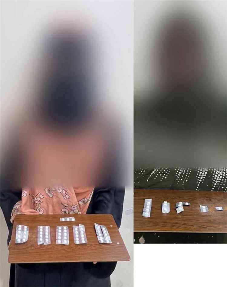 إدارة مكافحة المخدرات في عدن تواصل ضرباتها وتضبط امرأتين بحوزتهما حبوب مخدرة في مديرية المنصورة