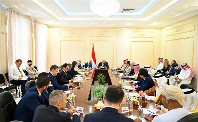 الرئيس العليمي : مرحلة الاعتداء بلا كلفة انتهت وعلى المجتمع الدولي دعم الحكومة لإنهاء التهديد