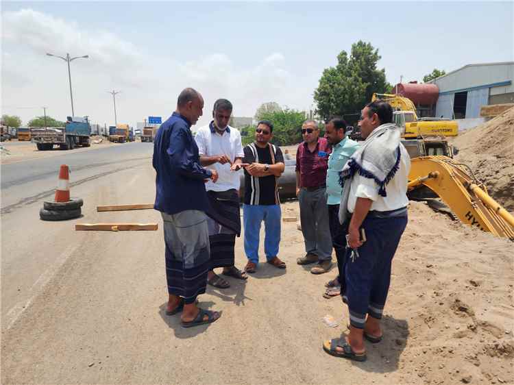 زيارة تفقدية لمتابعة سير العمل في مشروع الخط الاستراتيجي لشبكة الصرف الصحي الرئيسية بدار سعد