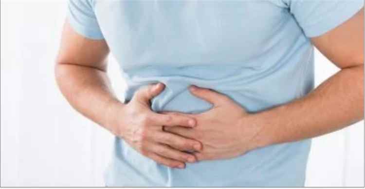 أطعمة تقلل الشعور بالانتفاخ .. متى تحتاج لاستشارة الطبيب