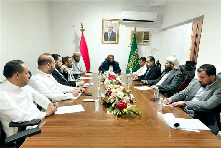 اجتماع برئاسة وزير الأوقاف يقر تشكيل لجنة لتحليل مظاريف تقديم خدمة حجاج اليمن لموسم 1448هـ