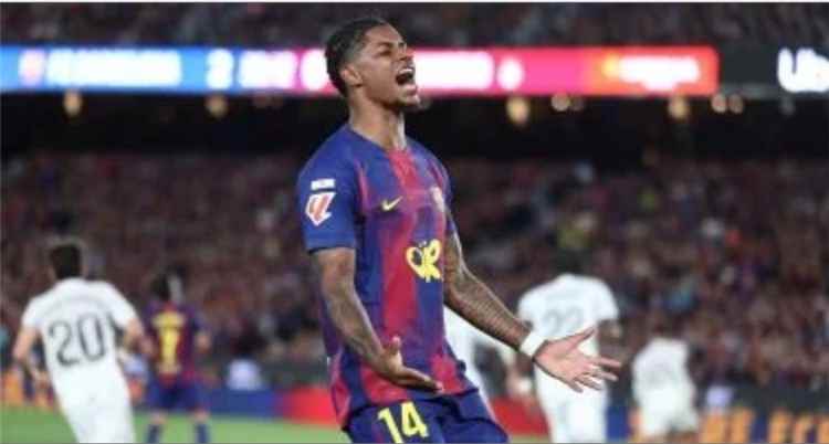 راشفورد يقترب من العودة لبرشلونة في الموسم الجديد