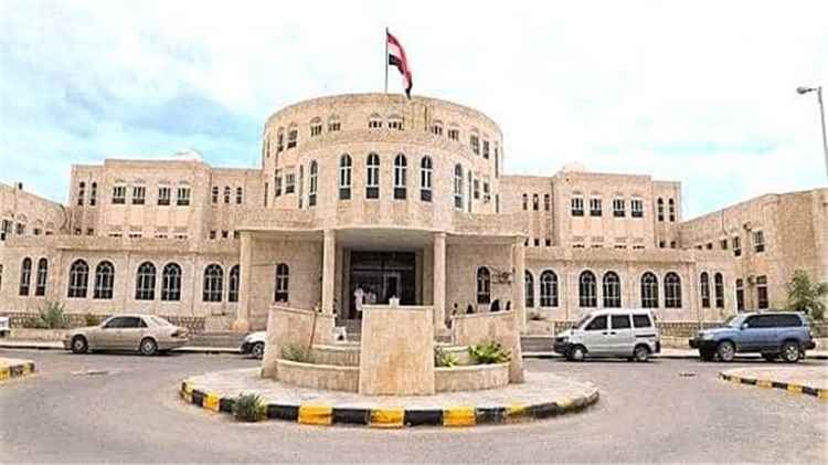 مصدر مسؤول بالمهرة يوضح حقيقة قضية الـ42 مليار ريال ويحذر من المعلومات المضللة
