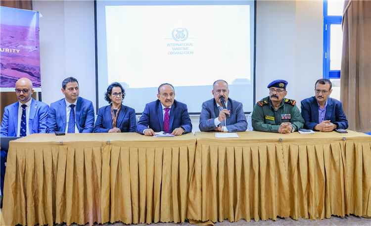 وزير النقل يؤكد أهمية تشكيل اللجنة الوطنية للأمن البحري لمواجهات التهديدات التي تشهدها المنطقة