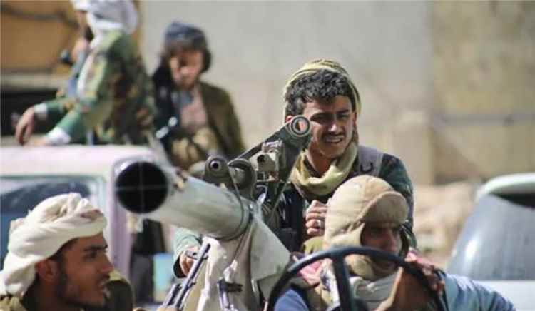 حملات حوثية لملاحقة مقاتلين فارّين من جبهات الساحل الغربي في تعز وإب والحديدة