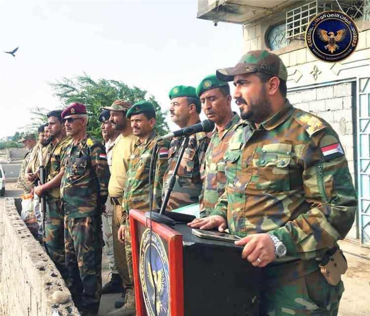طوق العاصمة عدن يختتم برنامجا تدريبيا وتأهيليا لضباط وكوادر قواته