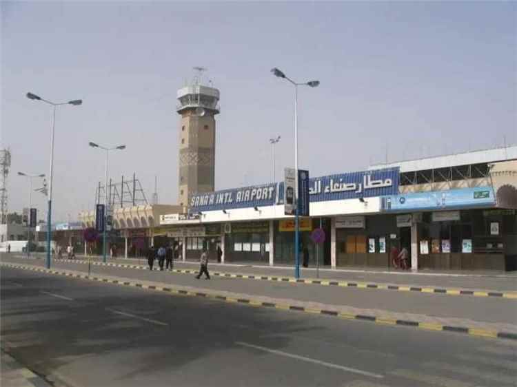 مطار صنعاء يستقبل طائرة كبيرة وسط تحركات جوية لافتة