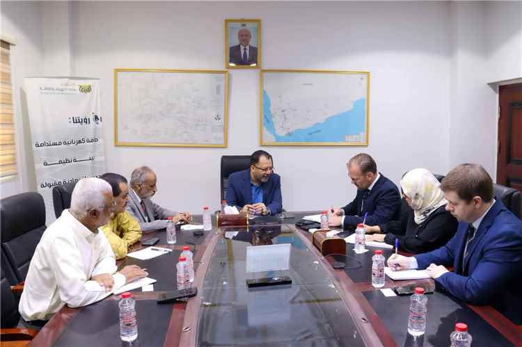 وزير الكهرباء يبحث مع مستشار المبعوث الأممي أوضاع القطاع وسبل دعم استقرار الخدمة