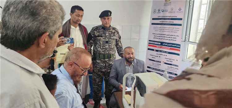 بعد استفادة أكثر من 700 مواطن .. محافظ الضالع يشيد بما حققه مخيم العيون