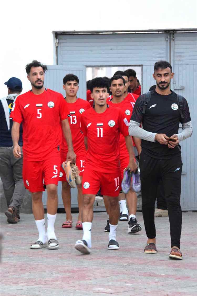 المنتخب الوطني يدشن تحضيراته في عدن استعداداً لخليجي 27