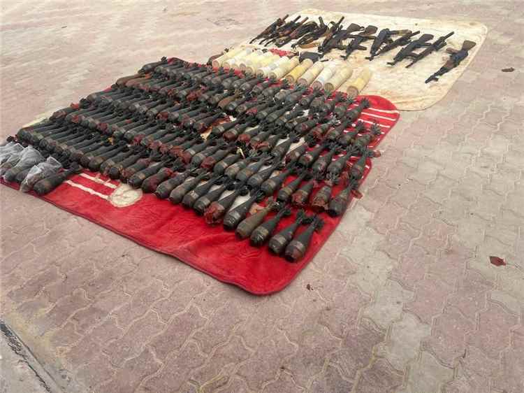 قوات درع الوطن تضبط شاحنة محملة بالأسلحة والذخائر في شحن