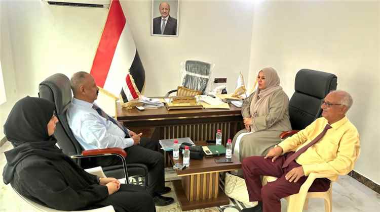 وزير النقل يبحث مع وزيرة الدولة لشؤون المرأة تعزيز دور المرأة في قطاعات النقل
