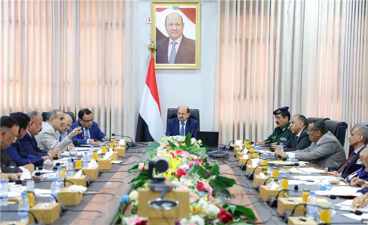 اللجنة العليا لمكافحة التهريب تستعرض عدد من المقترحات لتنفيذ موجهات رئيس مجلس القيادة الرئاسي