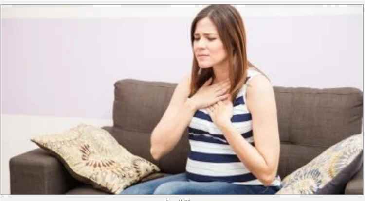 حرقة المعدة ليلًا .. أسبابها وطرق بسيطة تساعد على تخفيف الأعراض
