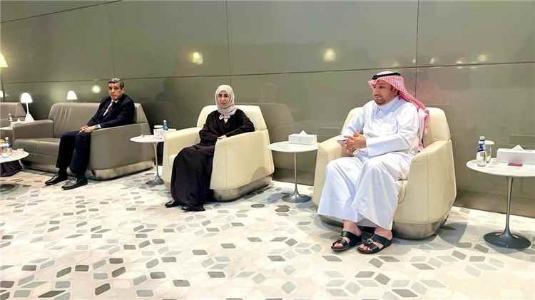 وزيرة الخارجية تصل الدوحة في ثاني محطات جولتها الخليجية