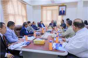 وزير النقل يترأس أول اجتماع لمجلس ادارة الهيئة العامة للشؤون البحرية لمناقشة اوضاع الهيئة واحتياجاتها