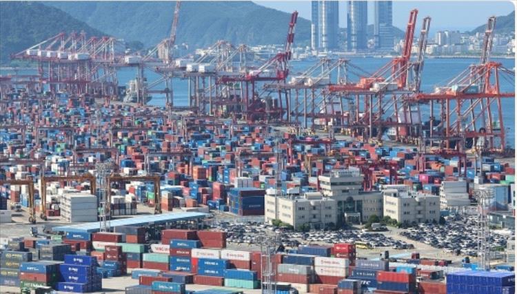 كوريا تسجل أكبر فائض سنوي في الحساب الجاري