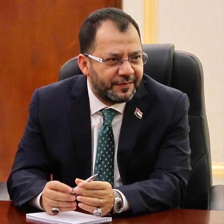 قيادات وموظفو وزارة الكهرباء يهنئون المهندس عدنان الكاف بتعيينه وزيرا للطاقة