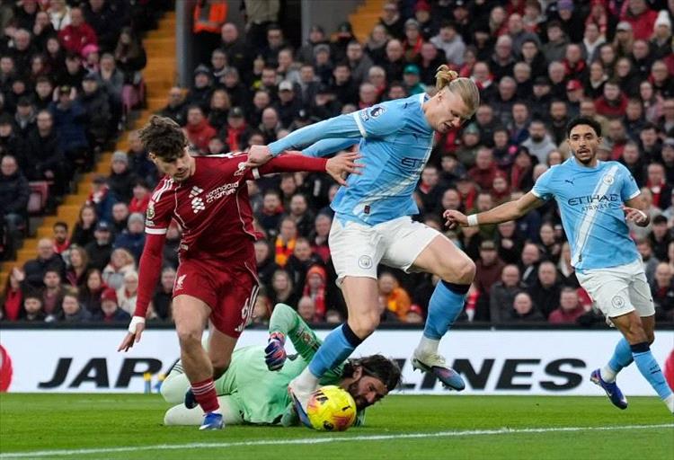 مانشستر سيتي يقلب الطاولة على ليفربول في أنفيلد