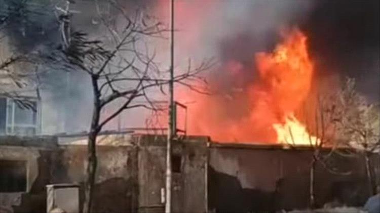 مصر .. سيطرة الحماية المدنية على حريق هائل بمصنع كيماويات في برج العرب