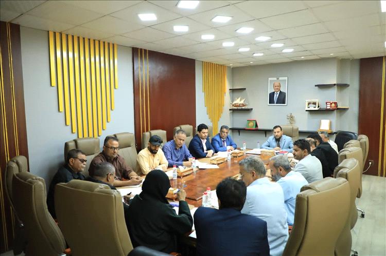 برئاسة المحافظ عبد الرحمن شيخ .. 31 مليار ريال تقدير البرنامج الاستثماري في العاصمة عدن للعام 2026