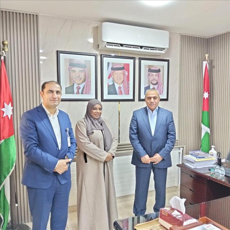 الملحقية الصحية بالسفارة اليمنية في الأردن تبحث تعزيز التعاون مع إدارة مستشفيات البشير