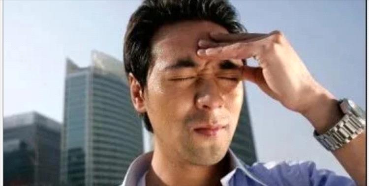 الإغماء المتكرر ليس مجرد انخفاض في ضغط الدم.. اعرف مخاطره