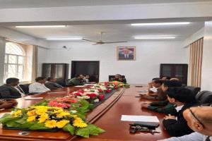 اللواء طارق عمير النسي يرأس اجتماعاً موسعاً لمدراء العموم بمصلحة الهجرة والجوازات في عدن