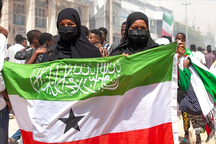 وزير الخارجية الإسرائيلي في زيارة تاريخية لأرض الصومال ومقديشو تحتج