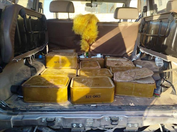 عاجل: قوات درع الوطن تضبط ذخائر مضادة للطيران في مديرية الغيضة بالمهرة