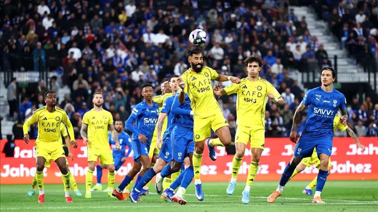 الهلال يحسم ديربي الرياض بثلاثية في شباك النصر