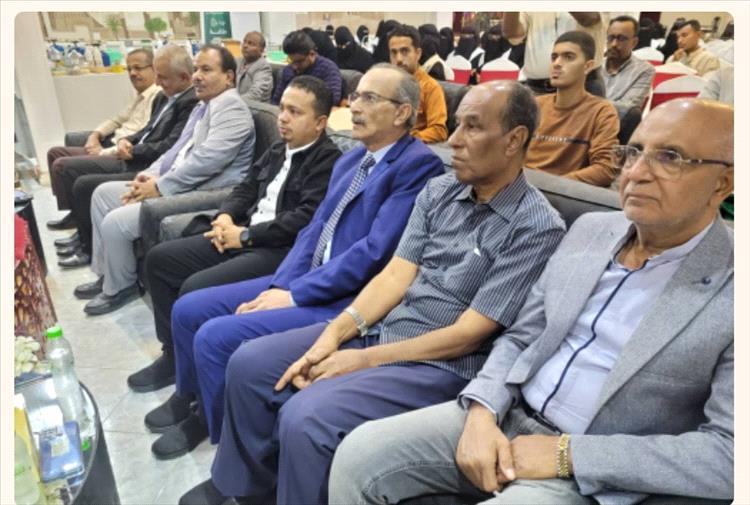 توزيع حقائب مهنية لـ 96 شاباً وشابة بمديريات وادي حضرموت