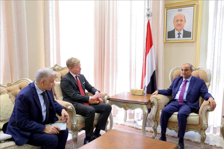 رئيس الوزراء يستقبل المبعوث الخاص للأمم المتحدة إلى اليمن