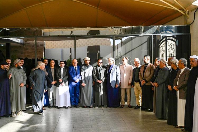 عضو مجلس القيادة الرئاسي الدكتور عبدالله العليمي يستقبل عددًا من القيادات الجنوبية