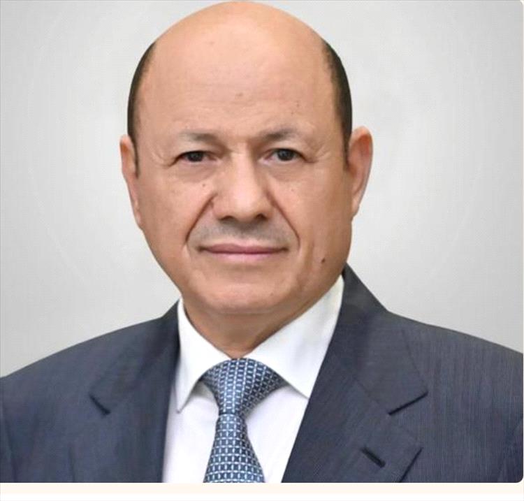 رئيس مجلس القيادة يوجه بإجراءات عزاء رسمية بوفاة المناضل علي سالم البيض