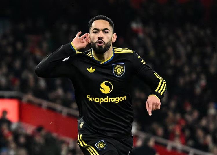 مانشستر يونايتد يصعق أرسنال المتصدر ويُشعل المنافسة على اللقب