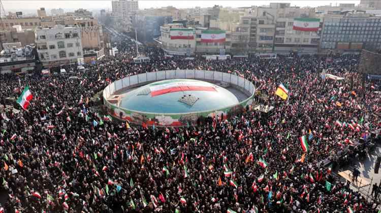 طهران ترفع جاهزيتها العسكرية وتحذر من تمدد الصراعات الإقليمية ورداً على القرارات الأوروبية