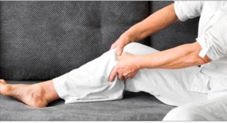 آلام العضلات والمفاصل ليلًا .. متى تكون إنذارًا صحيًا لا يجب تجاهله؟