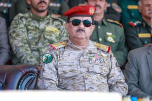 مطار عدن الدولي يكشف حقيقة محاولة نجل وزير الدفاع تهريب أموال ضخمة عبر المطار