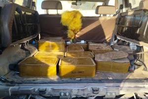 عاجل: قوات درع الوطن تضبط ذخائر مضادة للطيران في مديرية الغيضة بالمهرة