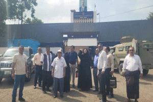 بالفيديو | قوات عسكرية تغلق مقر الجمعية الوطنية التابعة للمجلس الإنتقالي في عدن