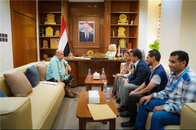 عضو مجلس القيادة الخنبشي يؤكد أهمية توسيع تدخلات برنامج الغذاء العالمي لتعزيز الجهود الإنسانية