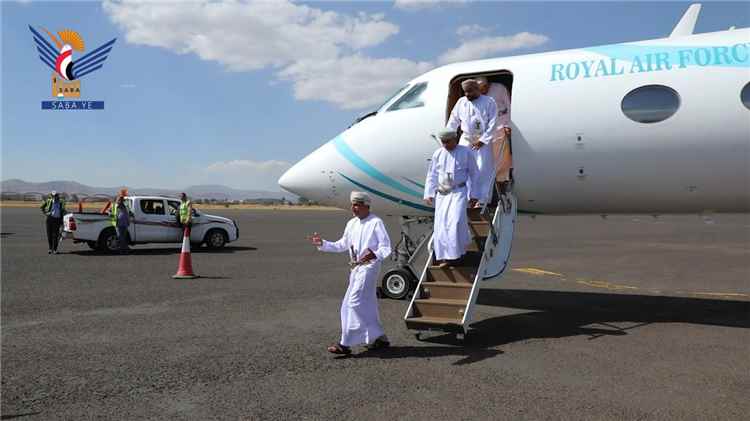 مسقط تتولى إدارة جزء من أجواء صنعاء.. تحولات مقلقة في ملف الملاحة الجوية اليمنية