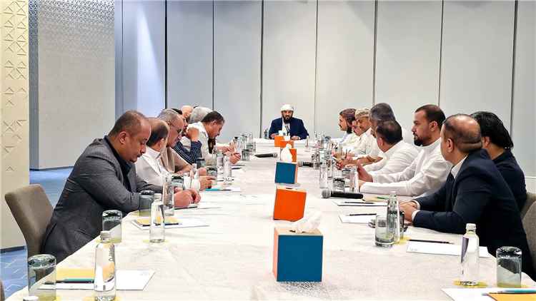 المحرّمي يعقد لقاءً موسعاً مع الوفد الجنوبي ويؤكد أهمية الإعداد لإنجاح الحوار الجنوبي