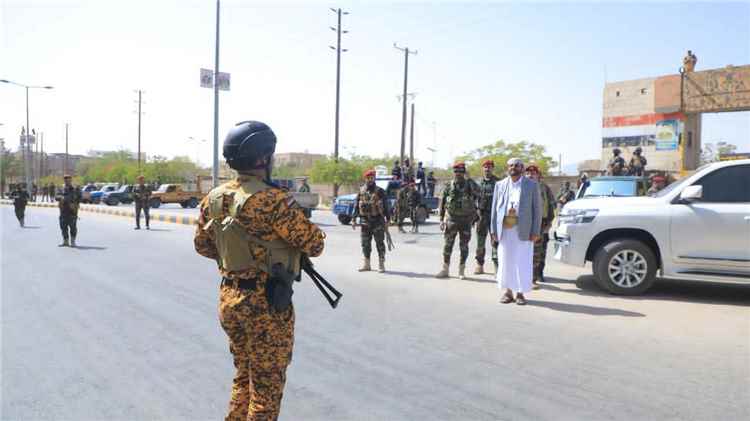 العرادة يستقبل مسيَّراً عسكرياً لشرطة المنشآت ويشيد بالانضباط والجاهزية