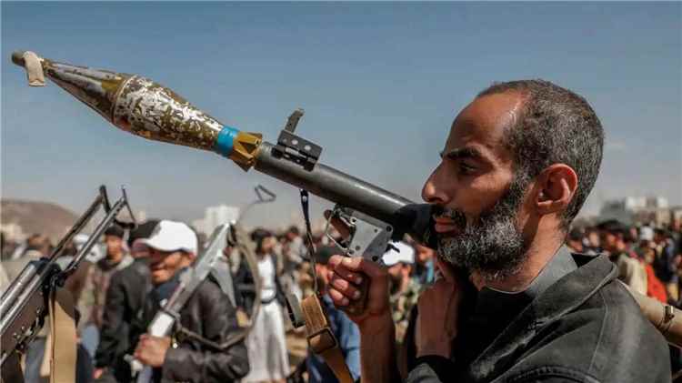 تشديد يمني على رفع الجاهزية في مواجهة التصعيد الحوثي