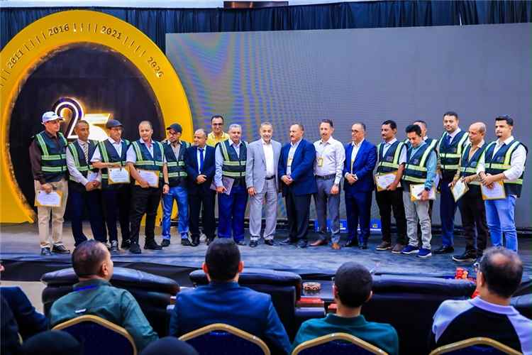 بين تمكين الشباب والوفاء للخبرات.. نبيل هائل سعيد يختتم جولة تفقدية لشركات المجموعة باليمن