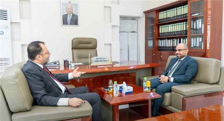 اجتماع رفيع المستوى بين وزارتي الكهرباء والاتصالات لتطوير البنية التحتية الرقمية