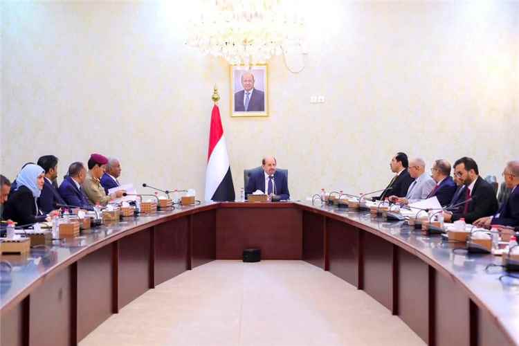 الحكومة اليمنية تعلّق تنفيذ صفقة تبادل الأسرى مع الحوثيين لمراجعة الأسماء