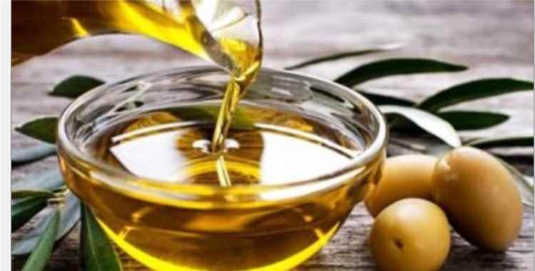 4 فوائد لـ زيت الزيتون البكر الممتاز.. ما الكمية المناسبة